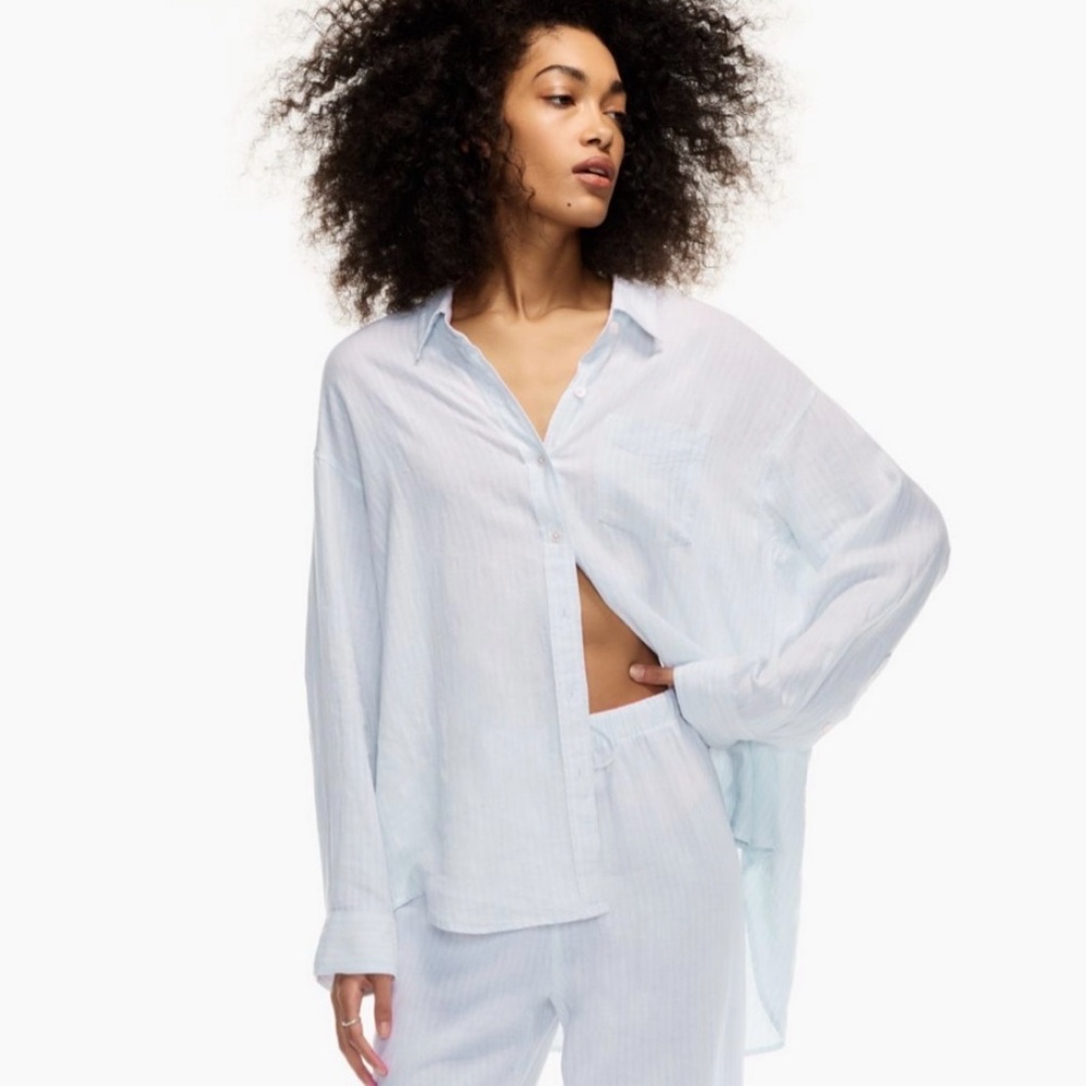 😎Aritzia Relaxed Linen Shirt😎